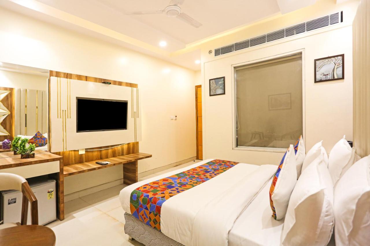 Frank Stay-Newly Built Worth -2Mins Walk From Rk Ashram Metro Satation Нью-Делі Екстер'єр фото